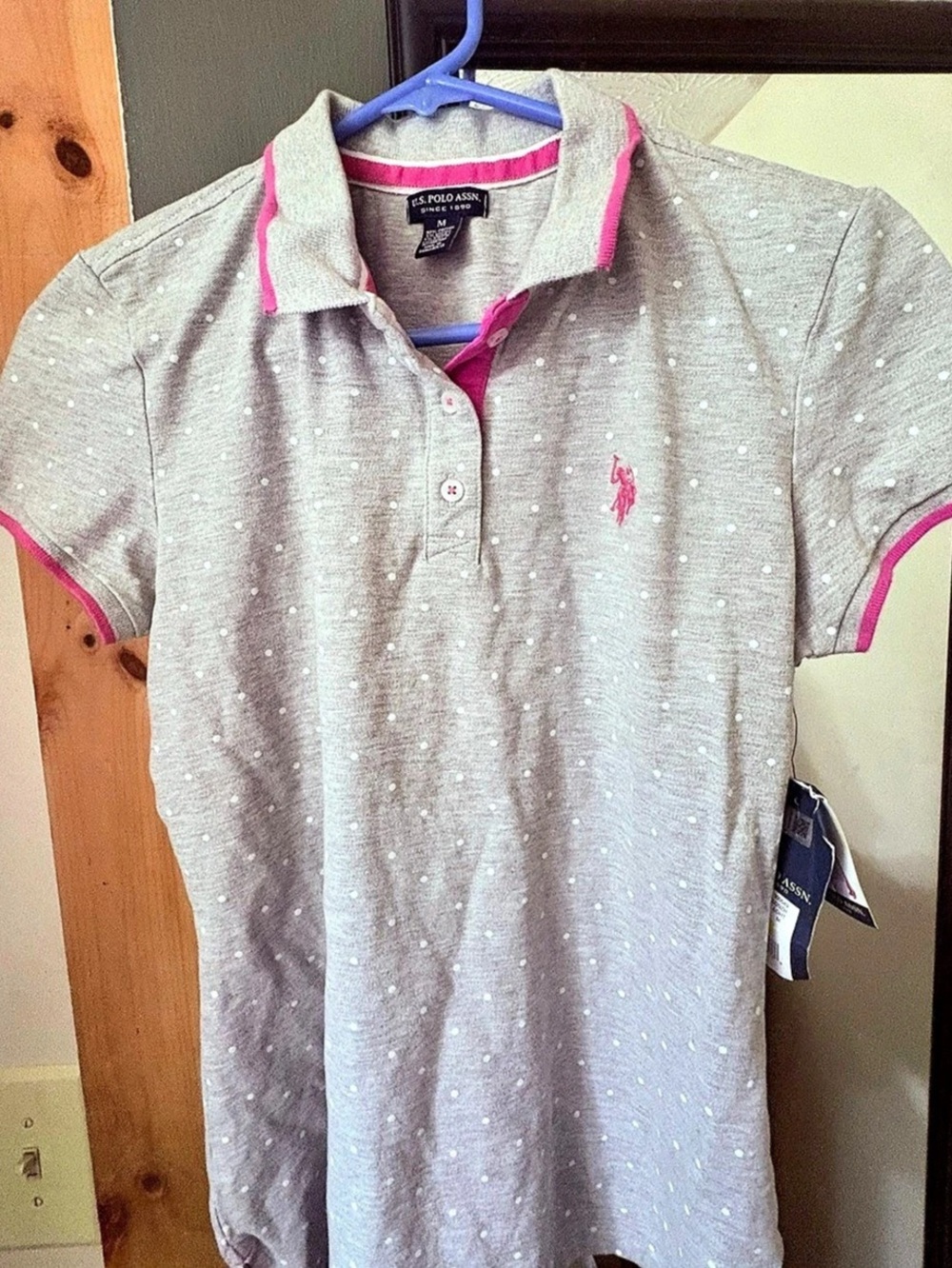 U.S. Polo Assn. Polka Dot Polo Shirt in Gray & Pink Size Medium NWT